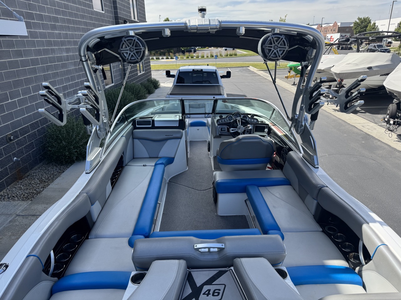 2017 Mastercraft X46 loaded with Big Motor Icon